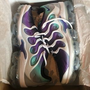 Air VaporMax Plus (Grape)
